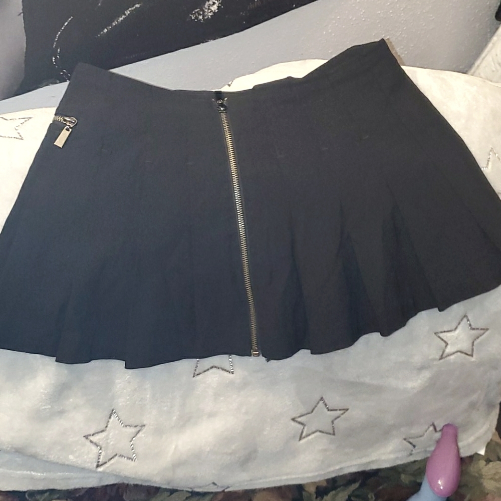 Pleated Guess Skirt